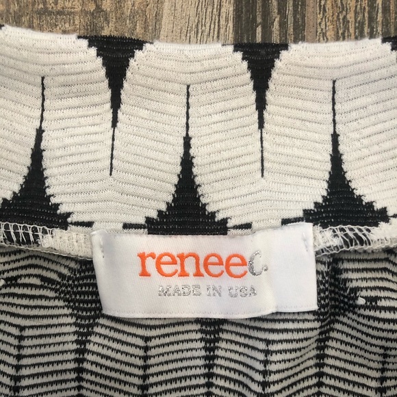 Stretchy Mini Skirt! - Picture 2 of 3